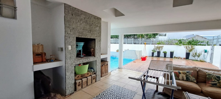 4 Bedroom Property for Sale in Vermont Western Cape